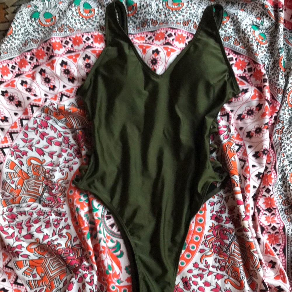 NWOT Zaful Medium olive green one piece M Swimsuit